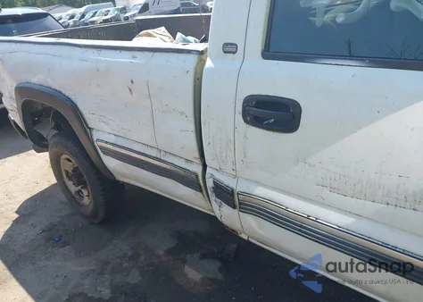 2001 Chevrolet Silverado from USA, damaged, VIN 1GCHK24U51E147005